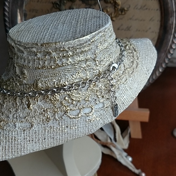 Multicolored Crystal Rhinestone Necklace - Picture 4 of 4